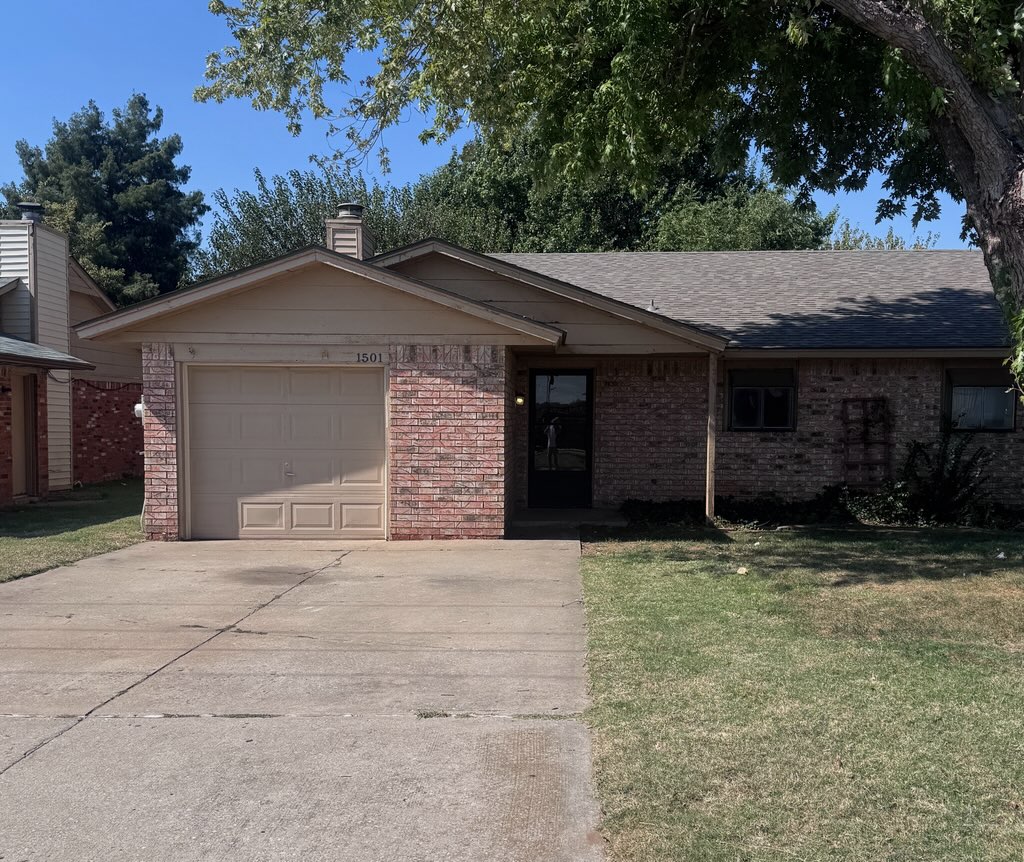 1501 N Fretz Ave, Edmond OK 73003